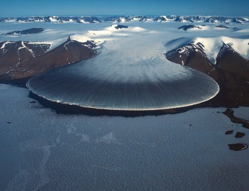    In the world of ice V mire l'da En el mundo de hielo Nel mondo di ghiaccio In der Welt von Eis