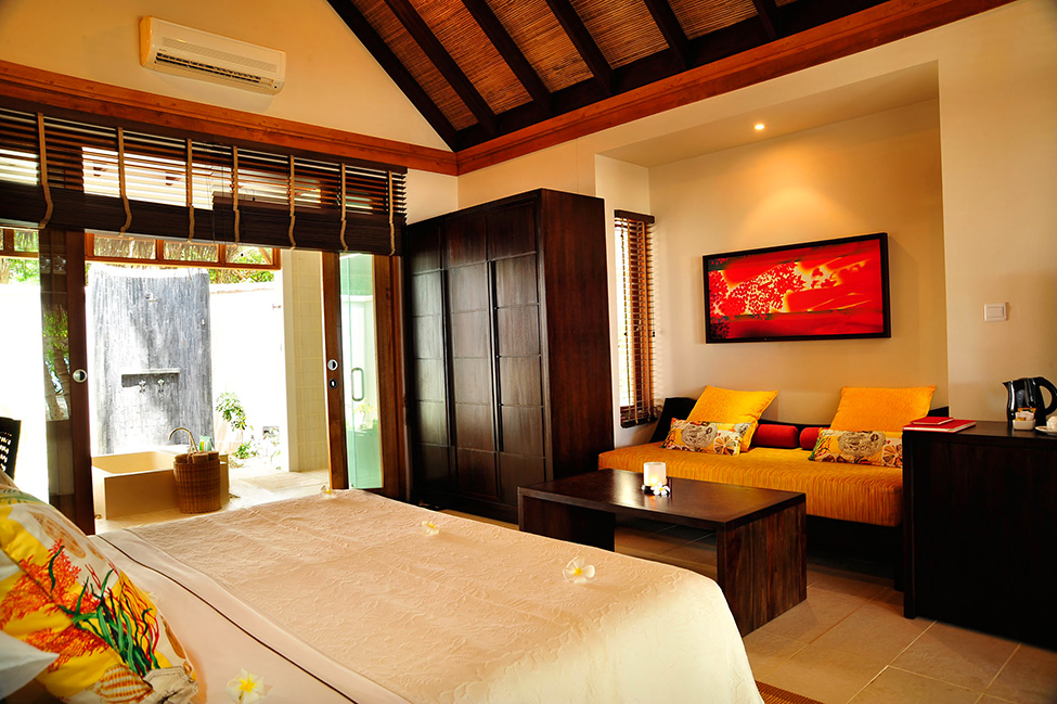   LUX Maldives    ,     