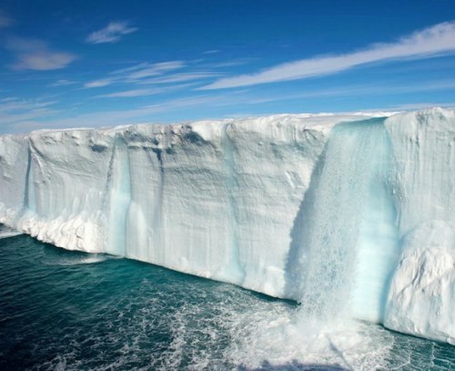    In the world of ice V mire l'da En el mundo de hielo Nel mondo di ghiaccio In der Welt von Eis