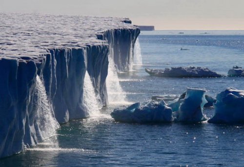    In the world of ice V mire l'da En el mundo de hielo Nel mondo di ghiaccio In der Welt von Eis